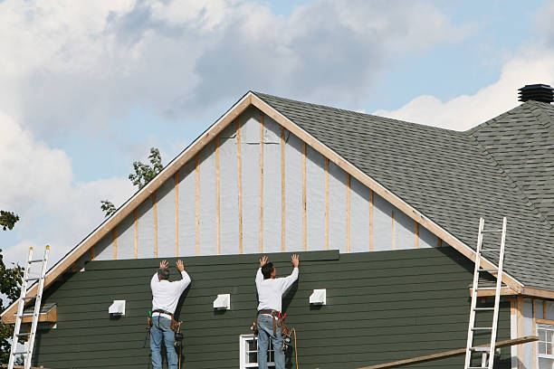 Professional Vinyl Siding technician working in Webster, TX